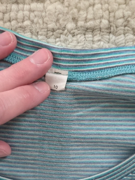 Set of 2 Lululemon Women's Shirts - Picture 6 of 8